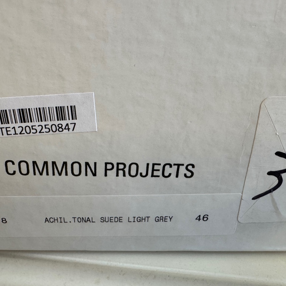 Common Projects Achilles low 13/46 light grey suede